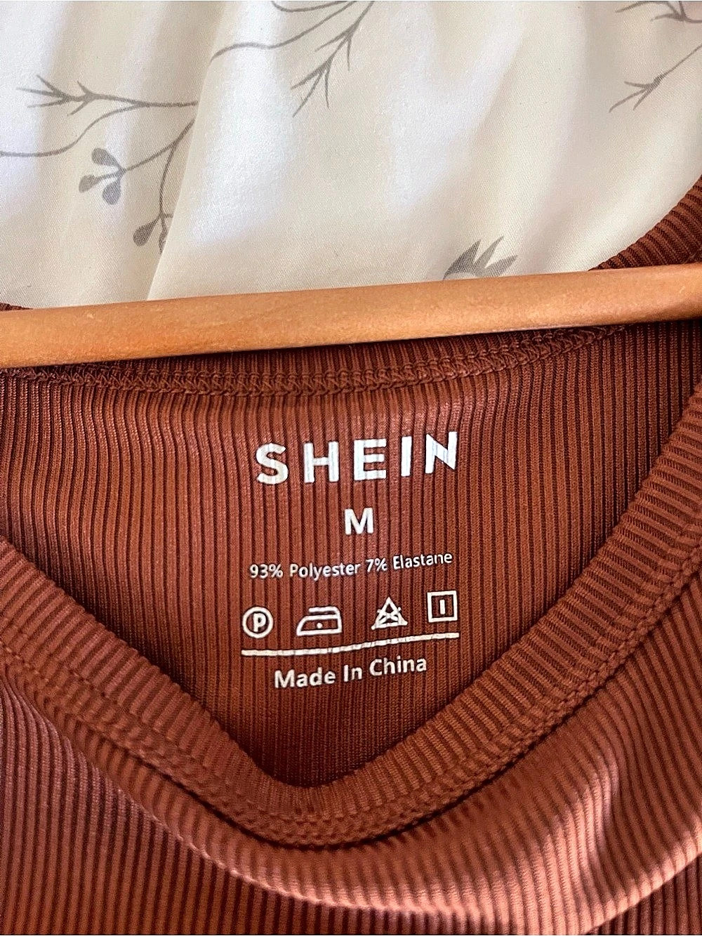 SHEIN Solid Rib-Knit Side Drawstring Tank Top - Picture 4 of 5